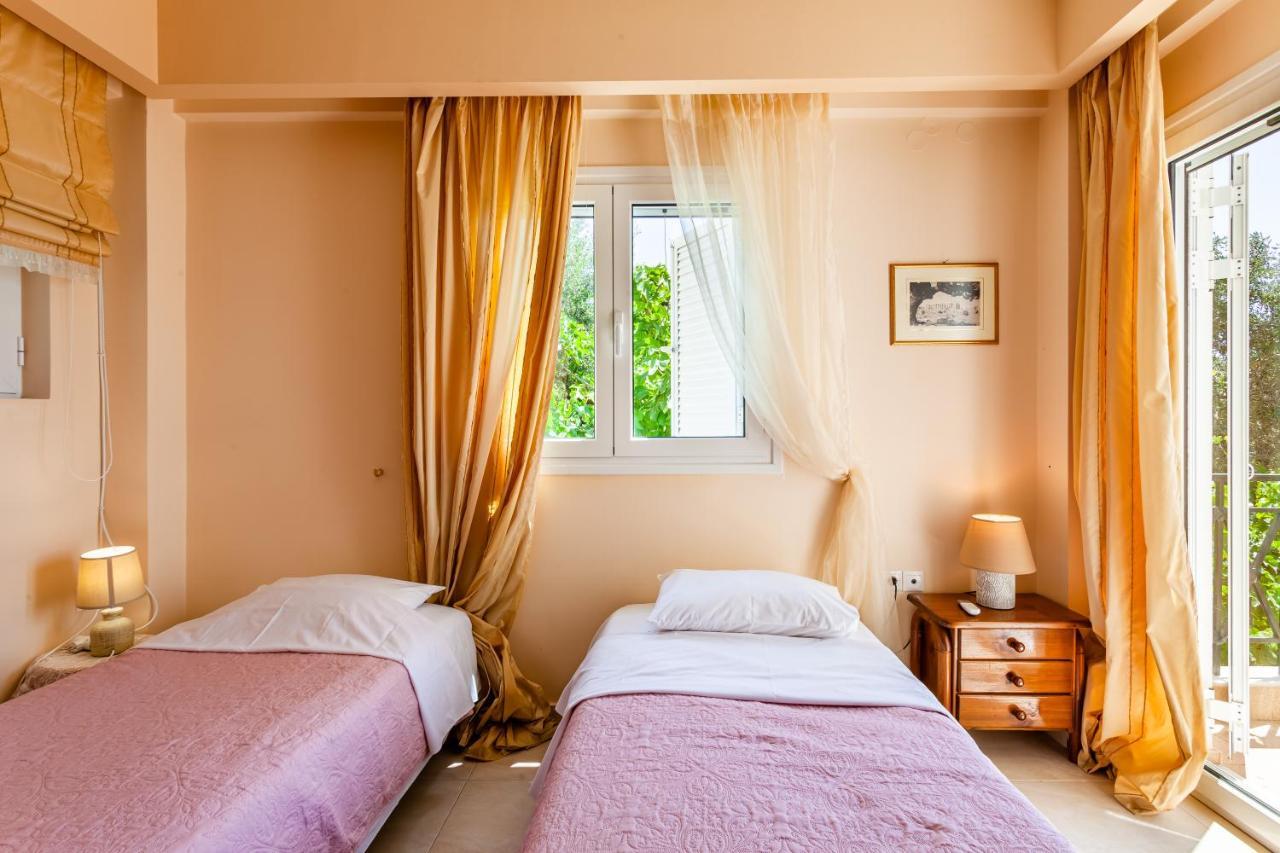 Verga Majestic Sunsets - Elegant & Secluded Retreat Kalamata Exterior foto